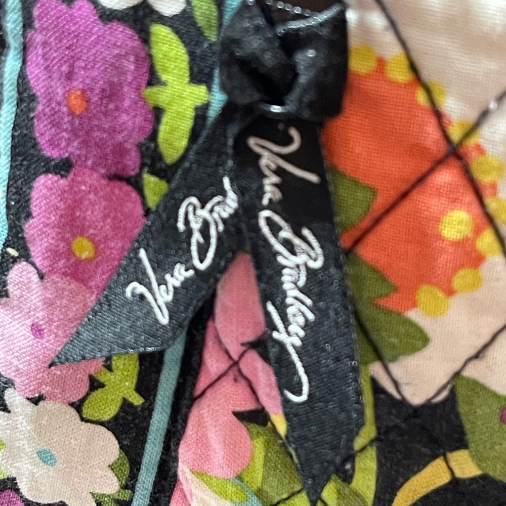 Vera Bradley Floral VaVa Bloom RETIRED Crossbody Quilted HIPSTER Design​​​ - Picture 2 of 7